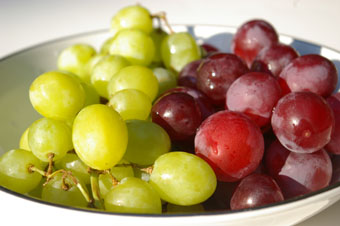 red & green grapes